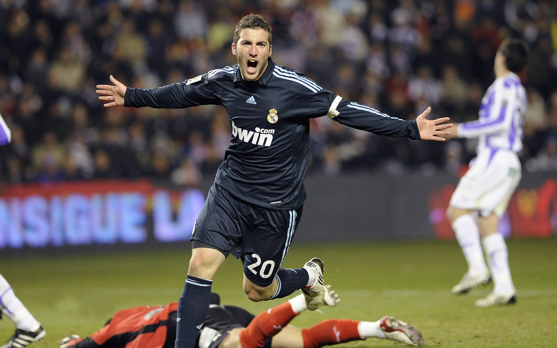 爱游戏在线登录入口-西甲精彩盘点：极致技巧与智慧的碰撞，西甲技术