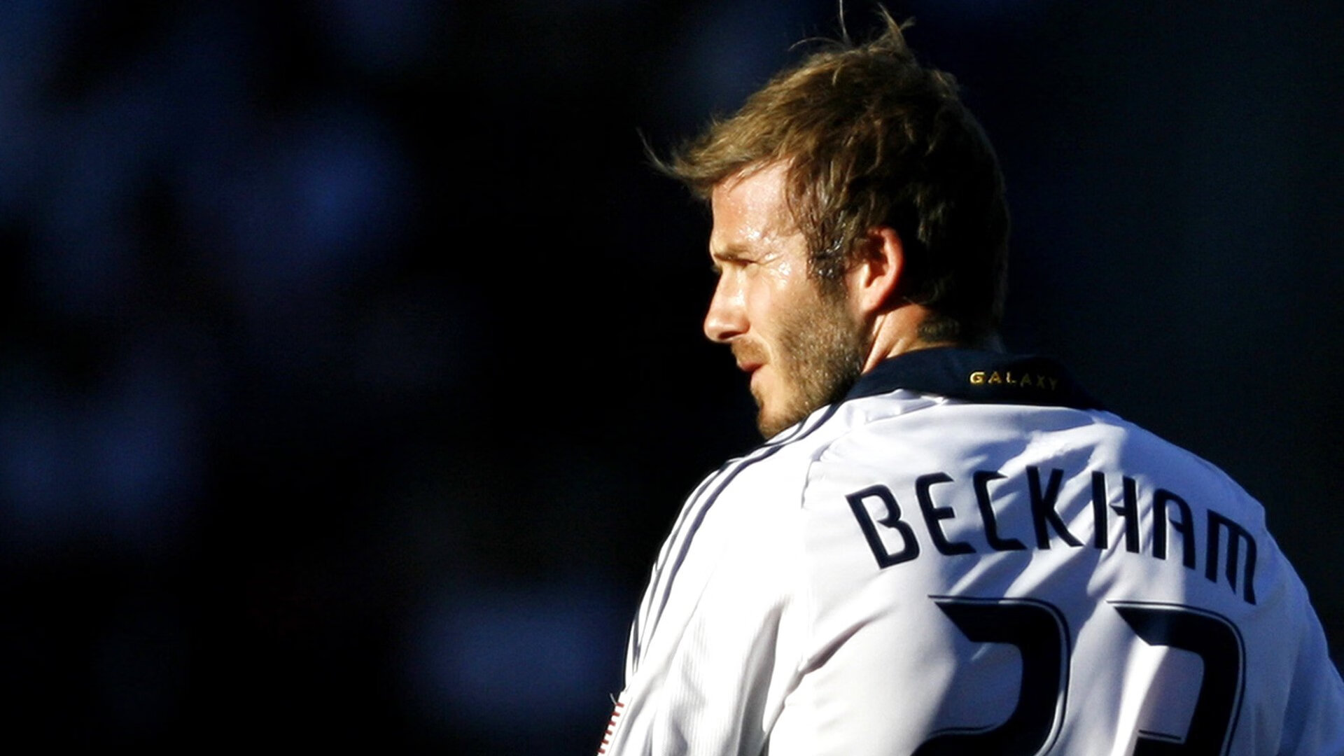 爱游戏大厅-球员生活：场外的小故事和趣味瞬间，足球外场球员